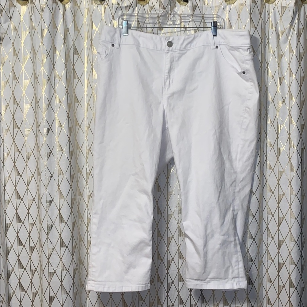 White jean Capris